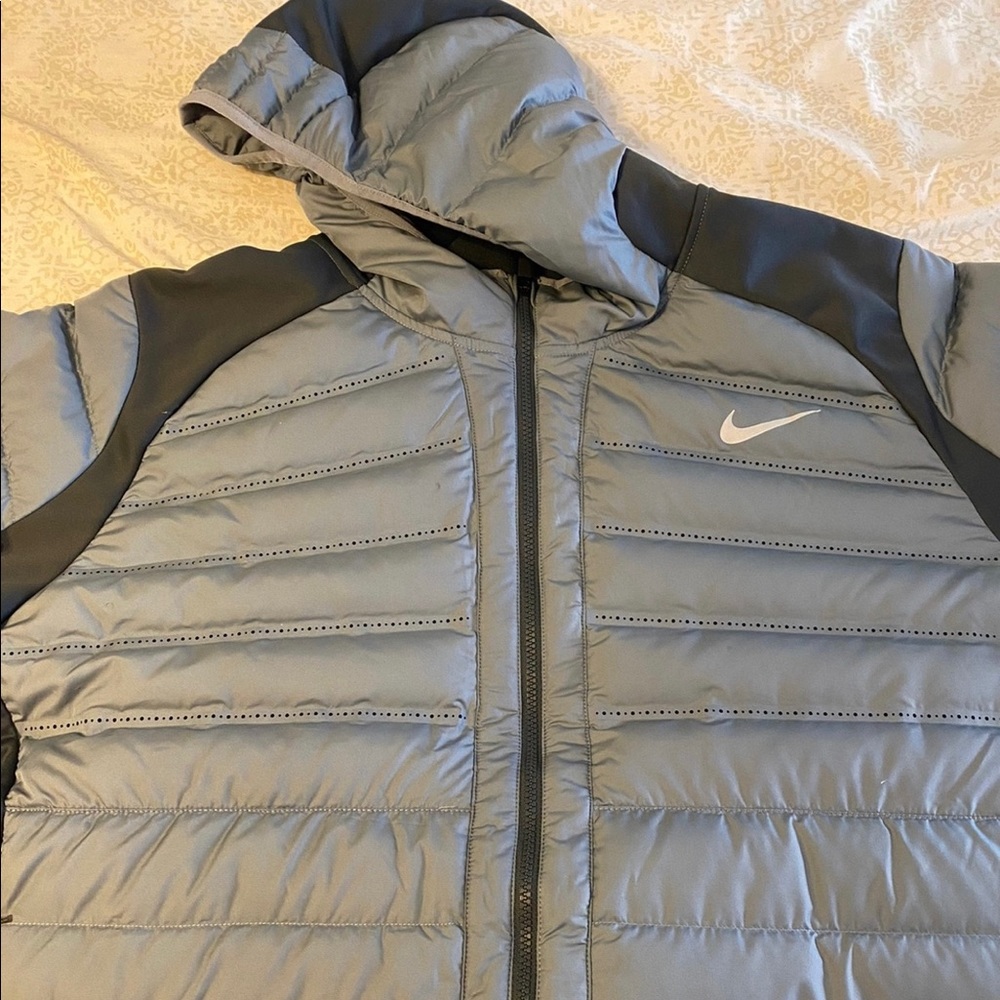 Nike Men’s Aeroloft 800 Jacket